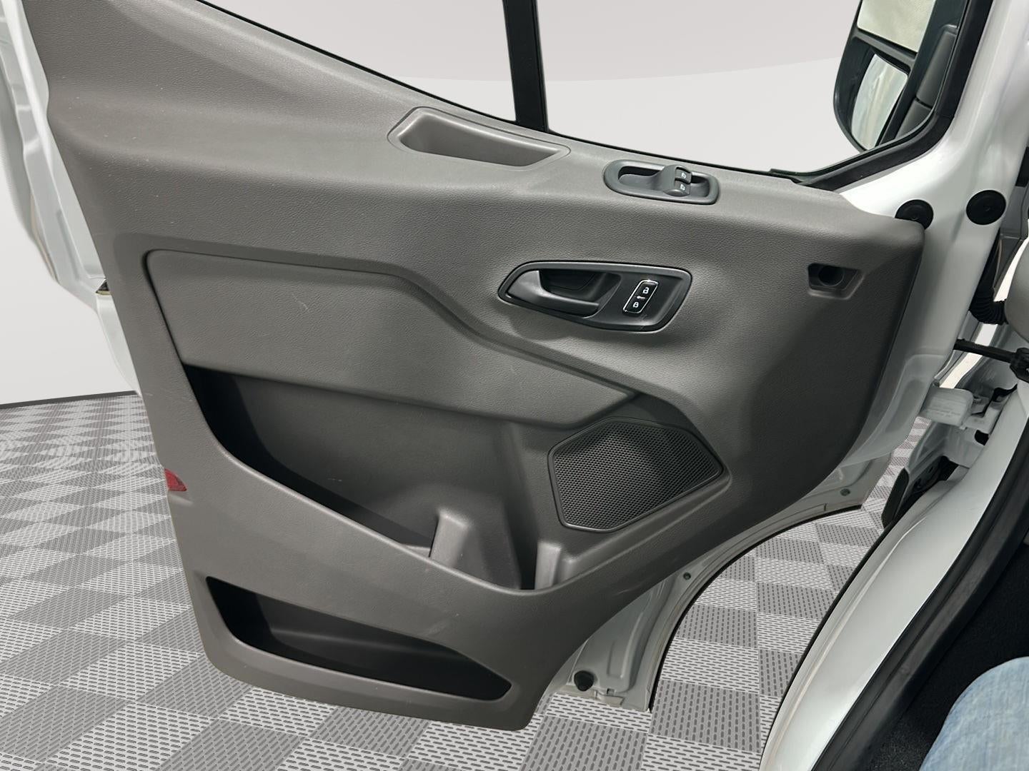 2024 Ford Transit Passenger Wagon XL