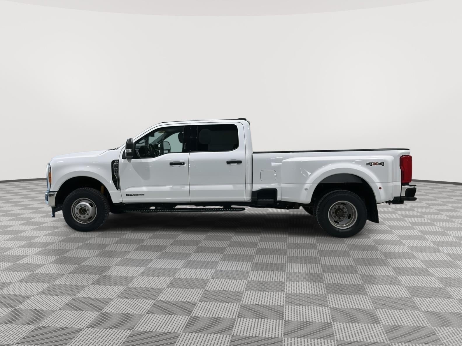 2023 Ford Super Duty F-350 DRW XL