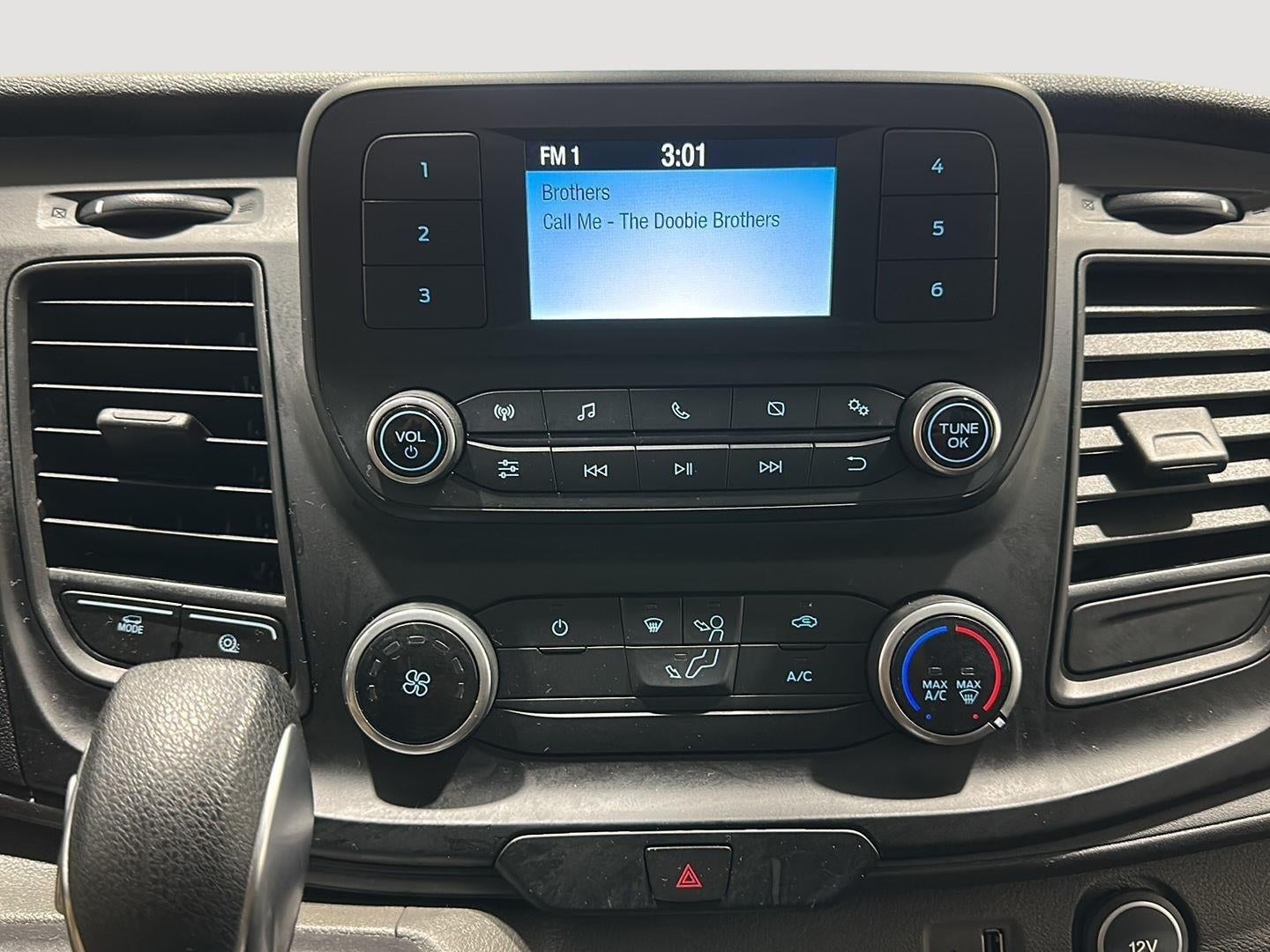 2022 Ford Transit Cargo Van T-350 130" Med Rf 9500 GVWR RWD