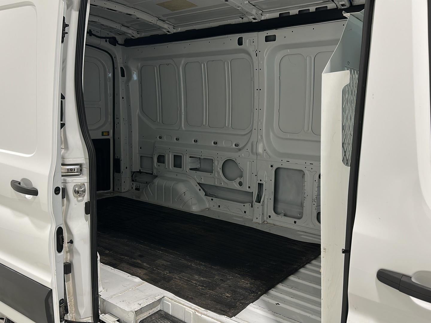 2022 Ford Transit Cargo Van T-350 130" Med Rf 9500 GVWR RWD