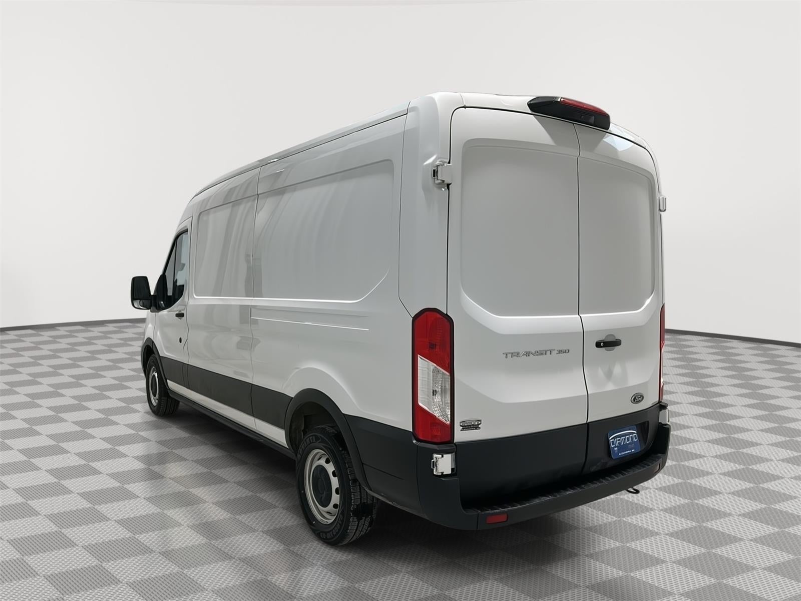 2022 Ford Transit Cargo Van T-350 130" Med Rf 9500 GVWR RWD
