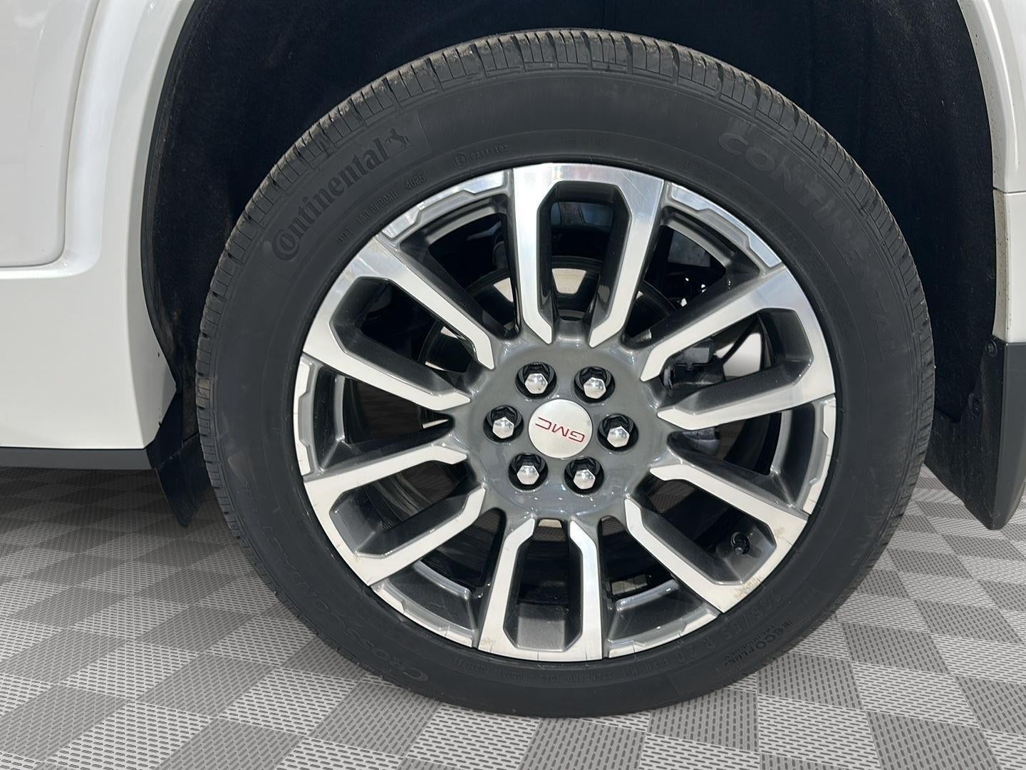 2022 GMC Acadia Denali