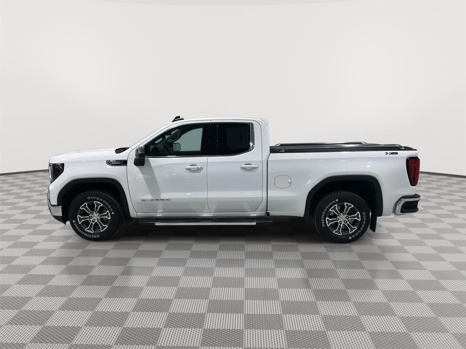 Used 2024 GMC Sierra 1500 SLE with VIN 1GTVUBE88RZ327050 for sale in Alexandria, Minnesota