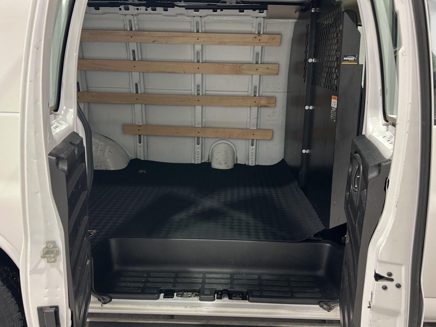 2023 GMC Savana Cargo 2500 Work Van