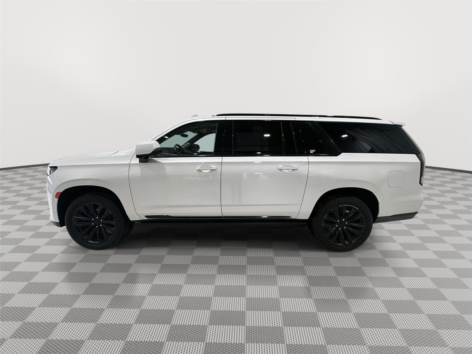 Used 2023 Cadillac Escalade ESV Sport Platinum with VIN 1GYS4RKL8PR235822 for sale in Alexandria, Minnesota