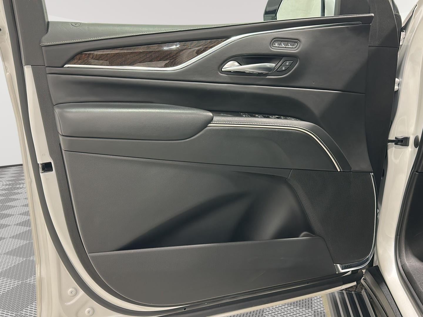 2023 Cadillac Escalade ESV Sport Platinum