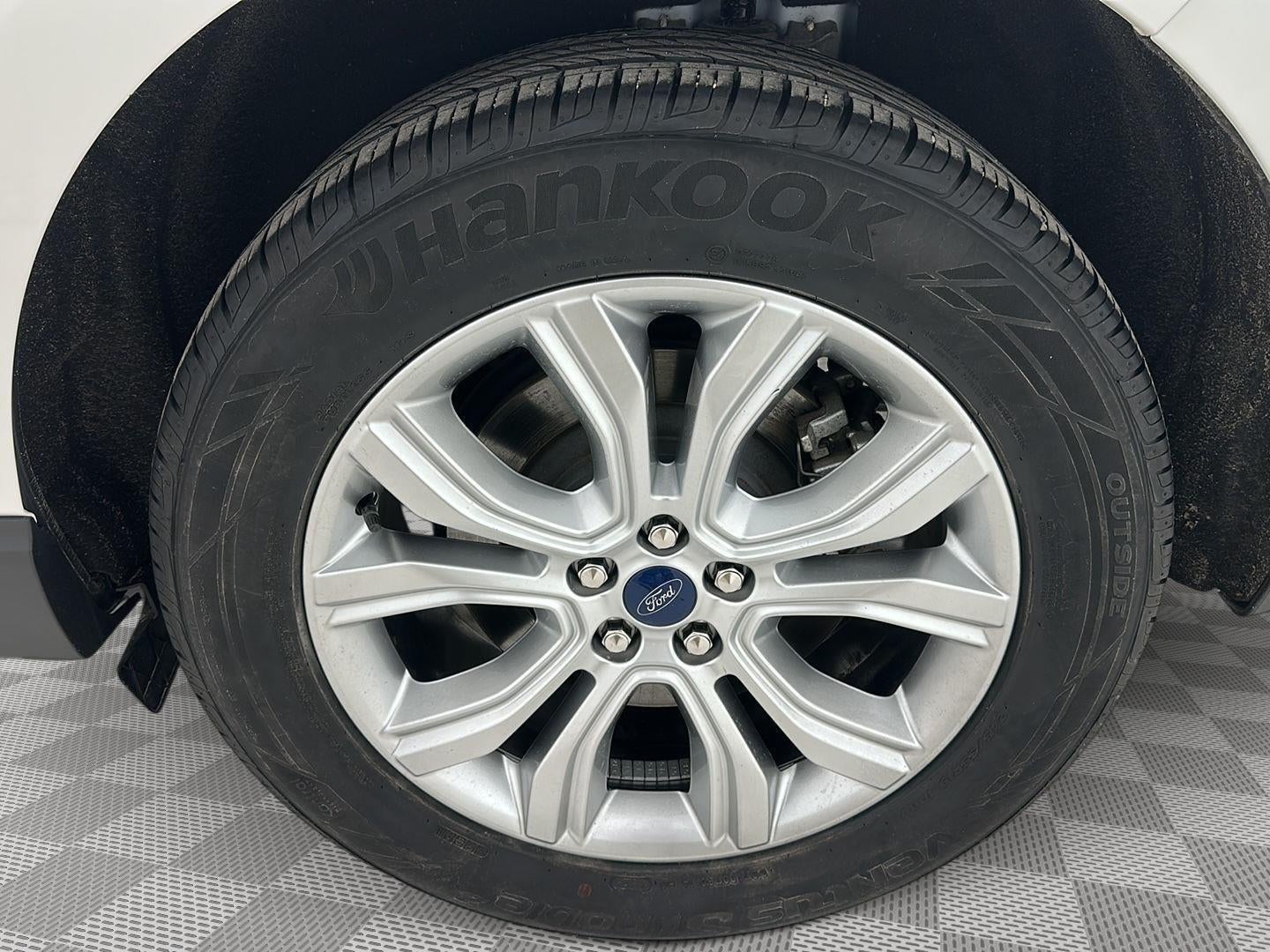 2022 Ford Edge Titanium