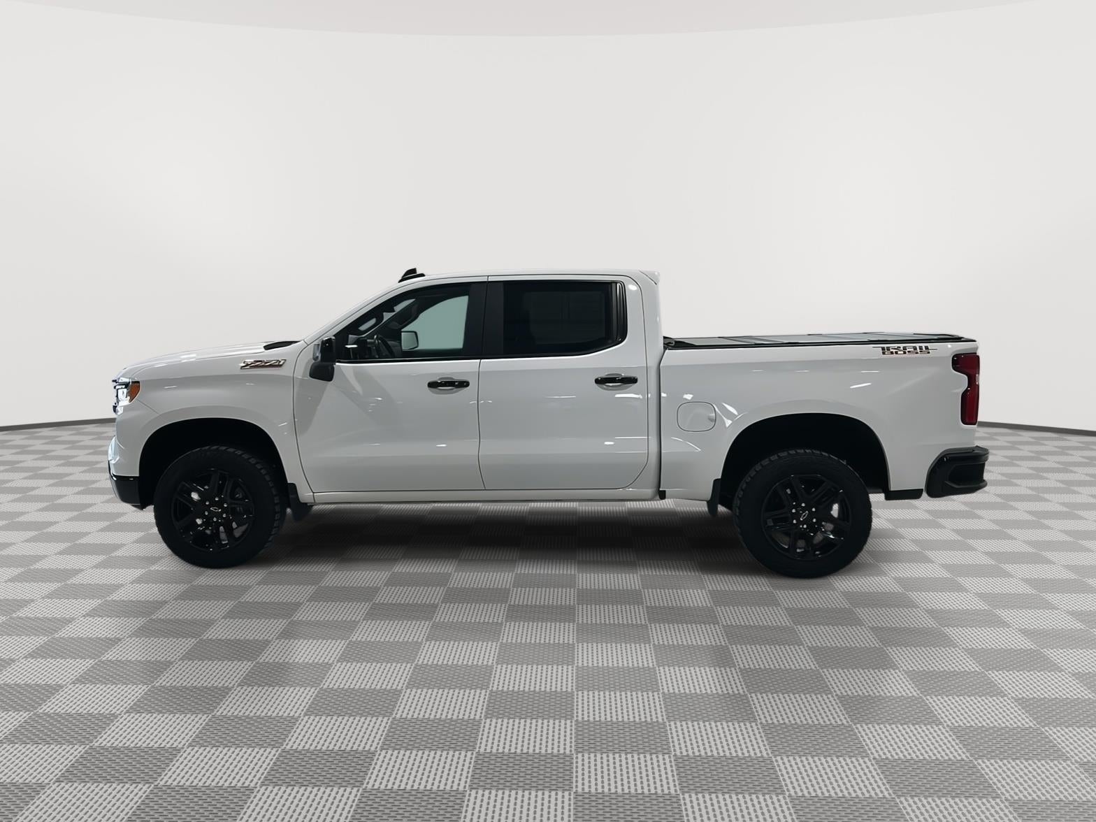 Used 2023 Chevrolet Silverado 1500 LT Trail Boss with VIN 3GCUDFED0PG298639 for sale in Alexandria, Minnesota