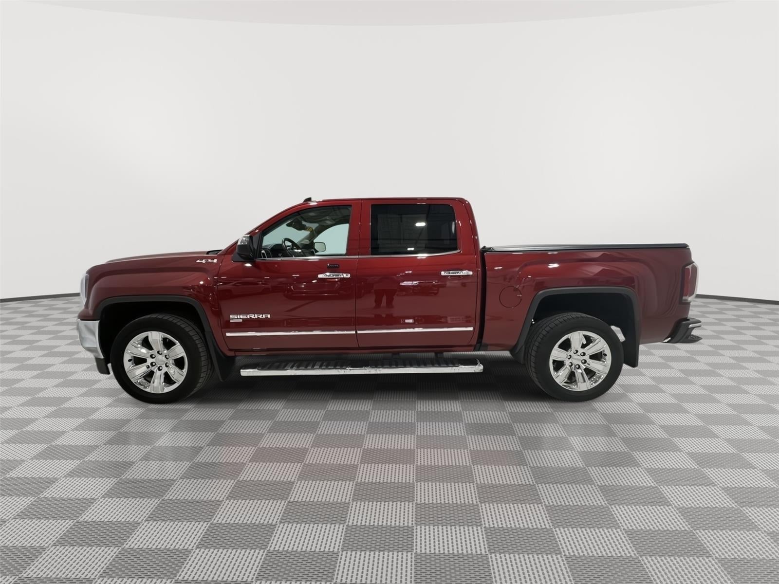 Used 2018 GMC Sierra 1500 SLT with VIN 3GTU2NER8JG314508 for sale in Alexandria, Minnesota