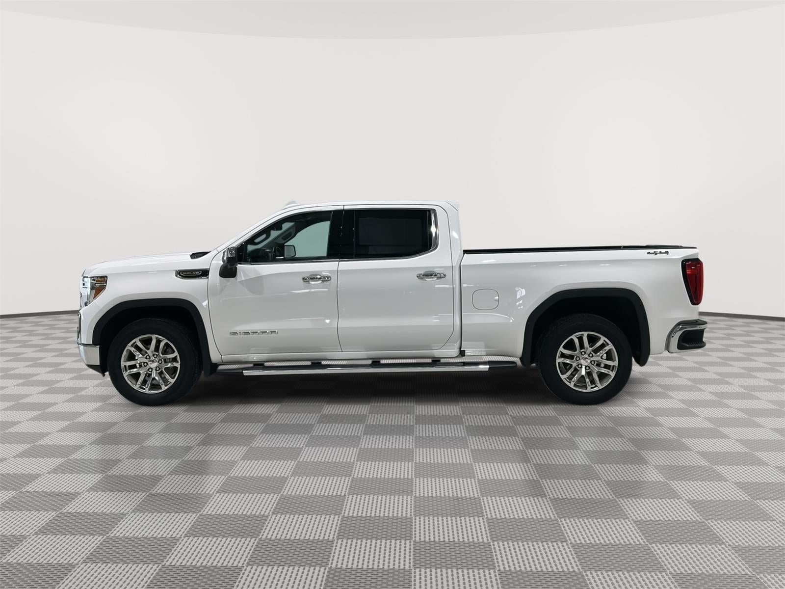 Used 2021 GMC Sierra 1500 SLT with VIN 3GTU9DEL9MG123556 for sale in Alexandria, Minnesota