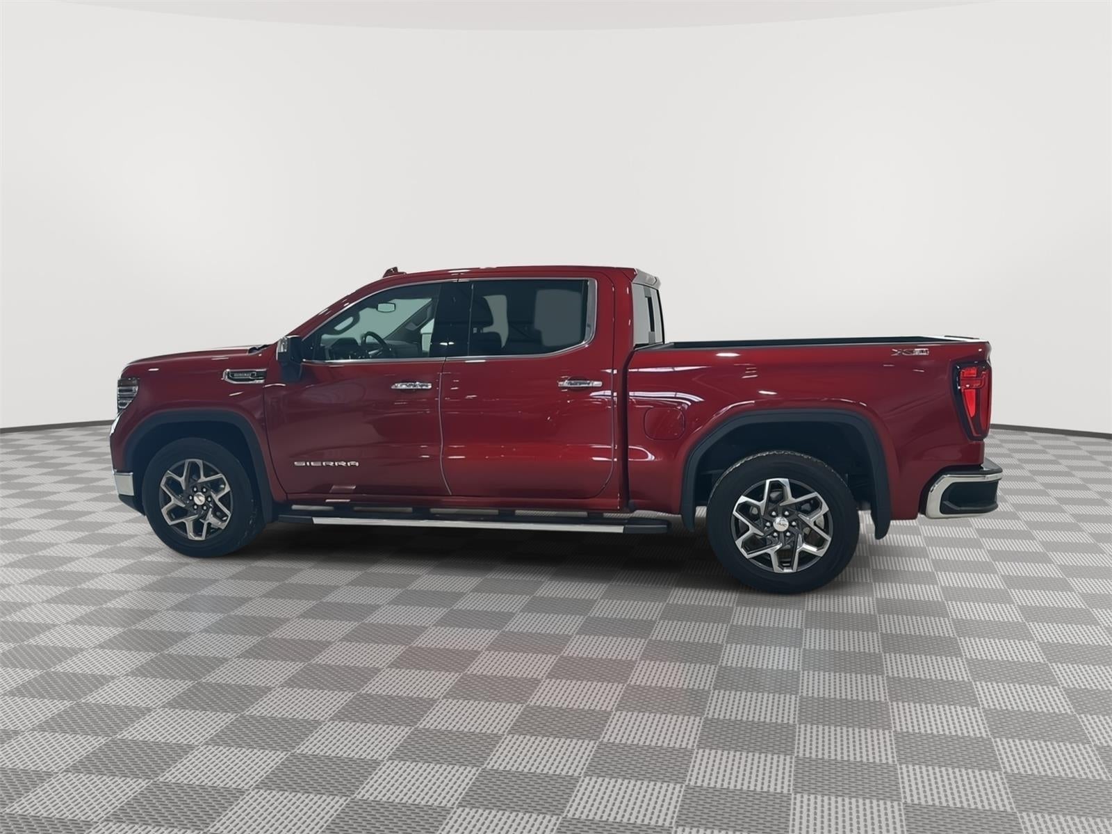 Used 2023 GMC Sierra 1500 SLT with VIN 3GTUUDE81PG287074 for sale in Alexandria, Minnesota