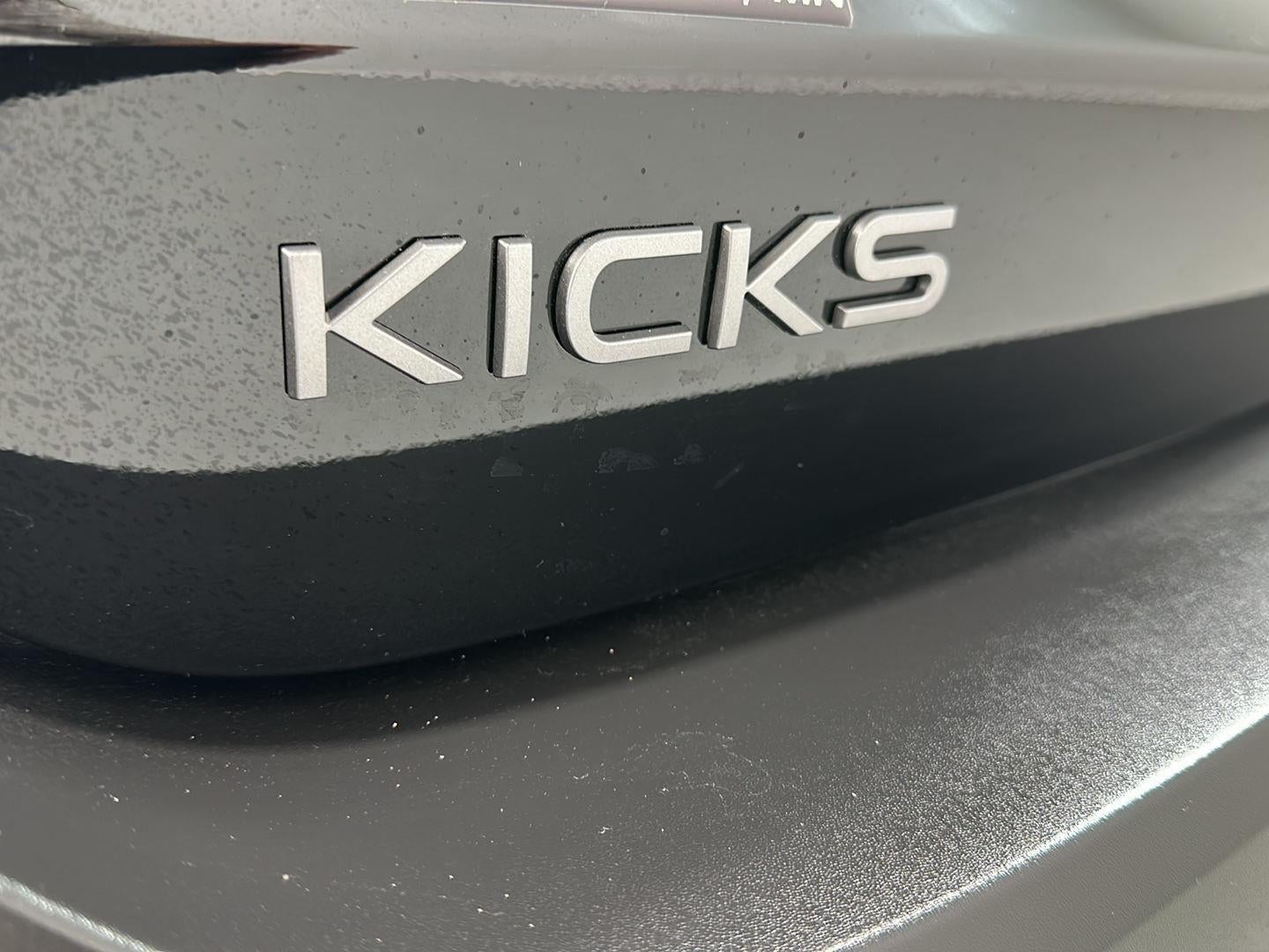 2025 Nissan Kicks SR