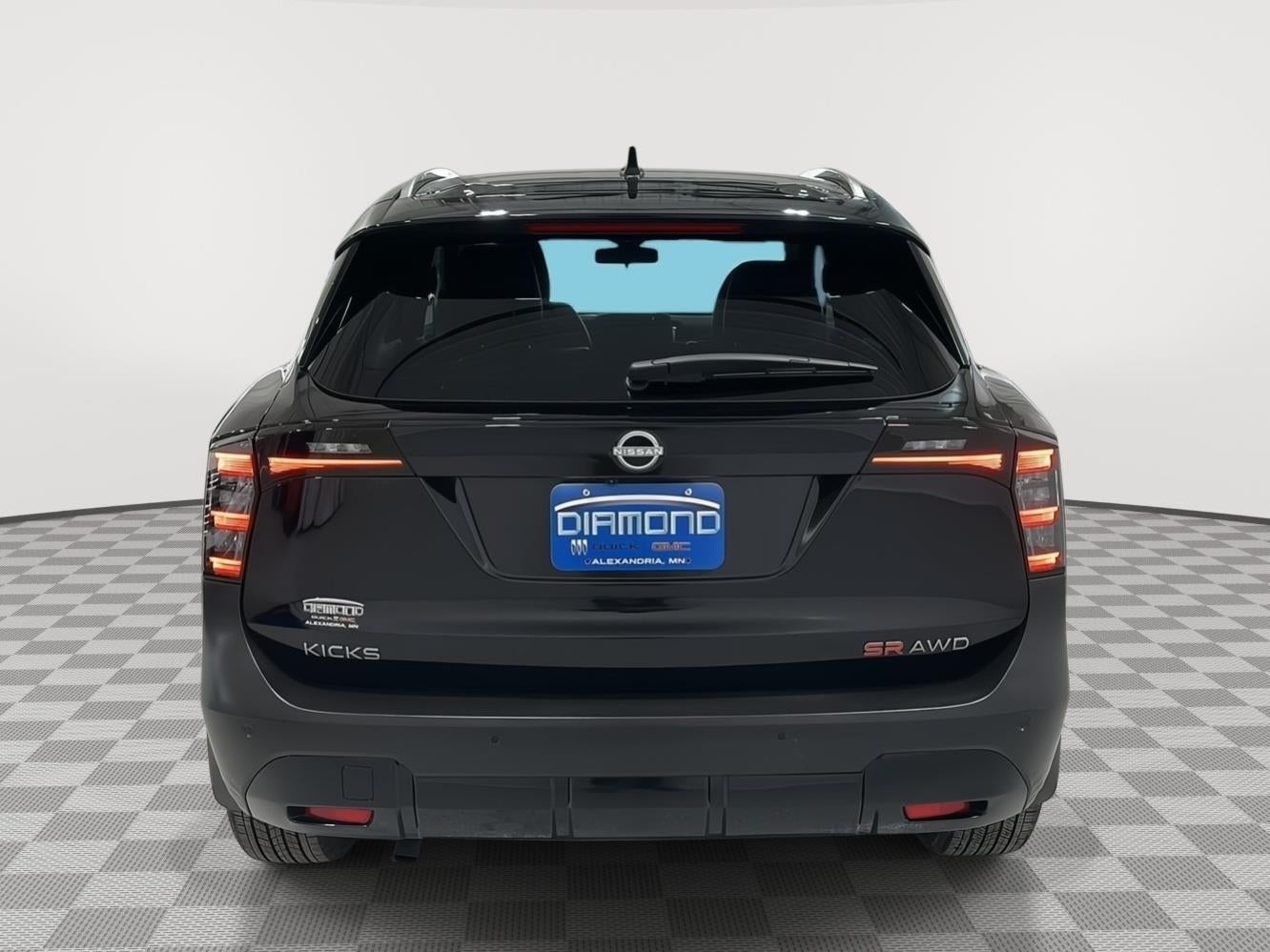 2025 Nissan Kicks SR