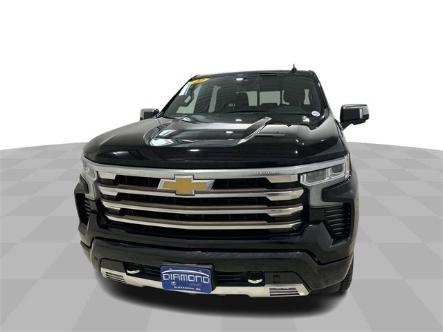 Used 2022 Chevrolet Silverado 1500 High Country with VIN 3GCUDJET0NG554396 for sale in Alexandria, Minnesota